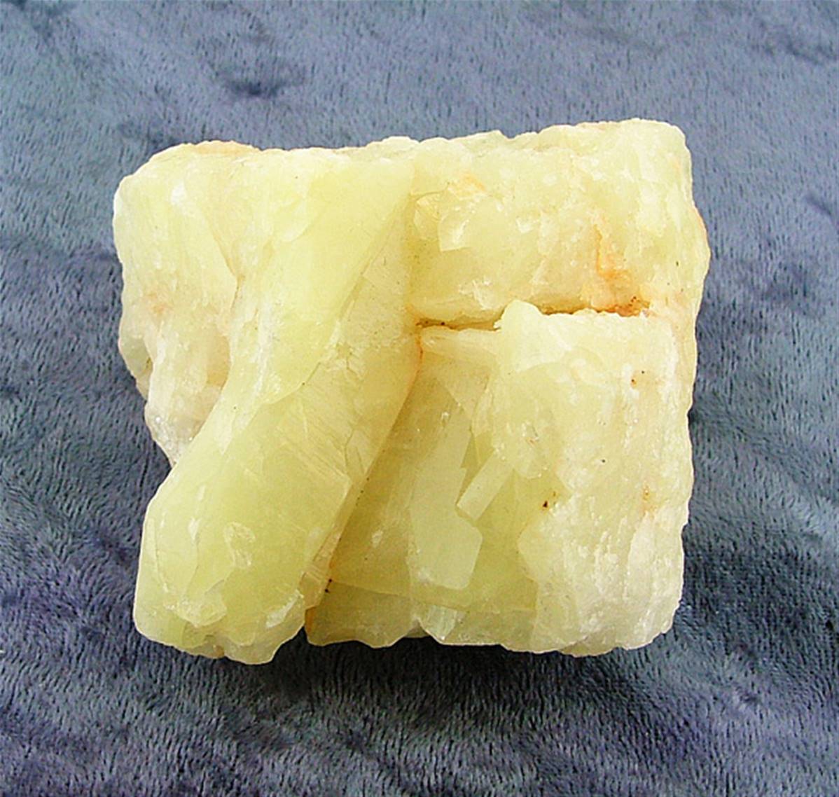SULPHUR QUARTZ ROUGH CRYSTAL SPECIMEN. SP6440