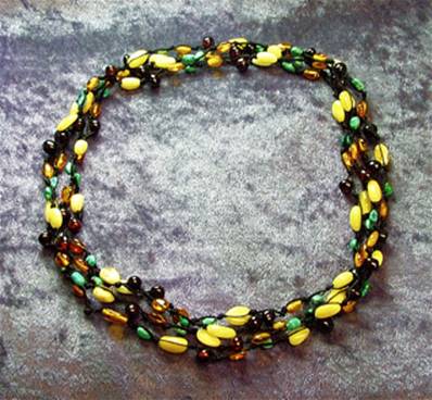 STRUNG NECKLACE WITH POLISHED PIECES OF AMBER & TURQUOISE. SPR6274