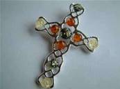 AMBER CROSS PENDANT SET WITH THREE COLOURS OF AMBER.   BM2H031002