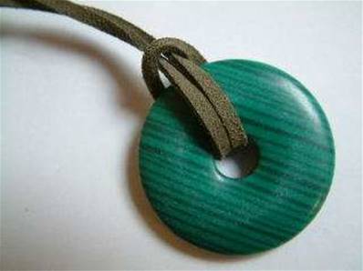 LARGE MALACHITE (RECONSTITUTED) GEMSTONE DONUT ON THONG. 42MM DIA. DO42MALTH