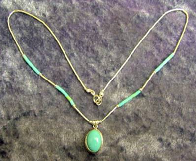 SILVER WITH TURQUOISE PENDANT STYLE NECKLACE. 496N