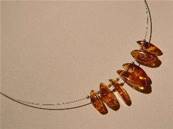 AMBER PIECES ON SILVER-WIRE NECKLACE 1-1.5CM PIECES PENAMB4