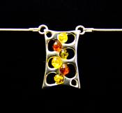925 SILVER WITH BALTIC AMBER NECKLACE.   SPR12701PEND