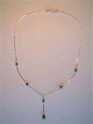 SILVER NECKLACE WITH TURQUOISE. 3g. 749N