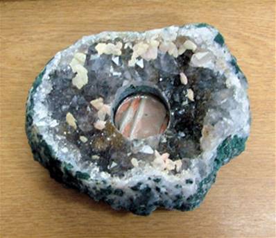 AMETHYST DRUZE SINGLE CANDLE TEA LIGHT HOLDER. SP8395SHLF