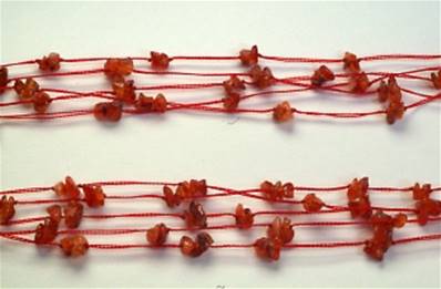 GARNET THREADED GEM CHIP NECKLACE. 18" LONG. 18g. SPR1011