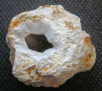 AGATE WITH QUARTZ GEODE SPECIMEN. SP2915