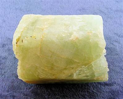 AQUAMARINE ROUGH CRYSTAL SPECIMEN. SP6890