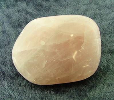 ROSE QUARTZ POLISHED PEBBLE. SP7224POL