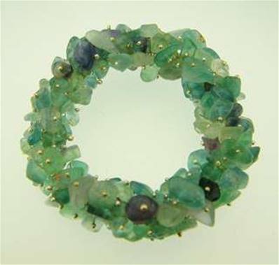 FLUORITE ELASTICATED CLUSTER CHIP BRACELET. SPR3950BR
