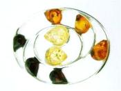 SILVER CELTIC SHIELD STYLE THREE TONE AMBER PENDANT. 3CM. 2L0290021