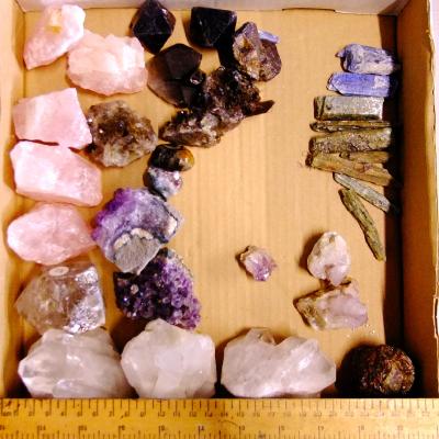 Wholesale Tray Of Assorted Raw Crystals.   SP16909WH