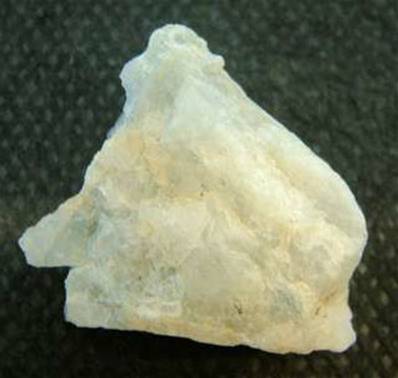 HACKMANITE WITH MICA CRYSTAL SPECIMEN. (RUSSIA). SP3077
