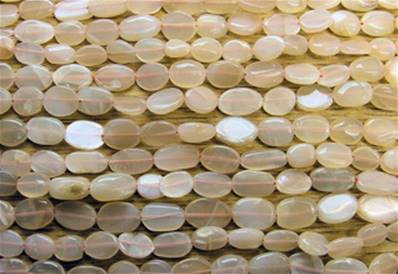 PEACH MOONSTONE SMOOTH OVAL BEADS STRING. SPR7141