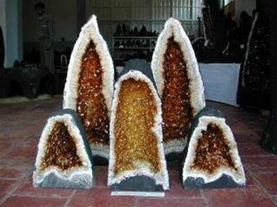 Giant Citrine Caves. 775