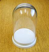 10 X PLASTIC 'THIMBLE' DOMED DISPLAY BOX - WHITE BASE WITH CLEAR TOP (D2 SIZE) D2/43D/68T