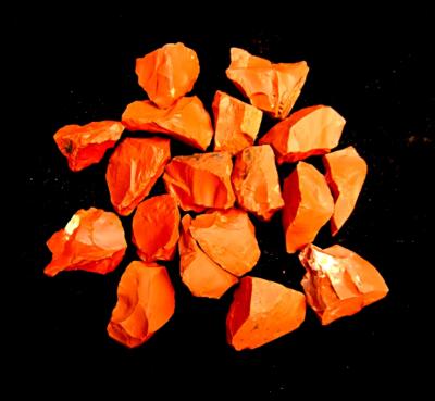 RED JASPER FRACTURED RAW CRYSTAL CHIPS (1Kg BAG).   SPR12921WHB