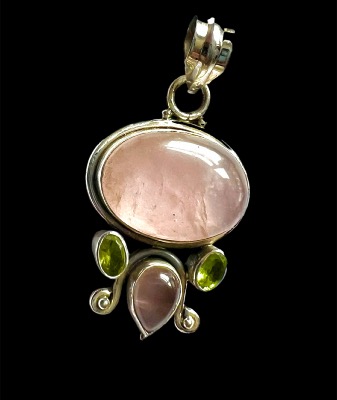 Moonstone Pendant  set with  with faceted peridot  in 925 silver  4.5cm inc bail . PENRQGAR12