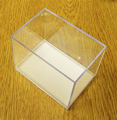 5 X PLASTIC DISPLAY BOX - WHITE BASE WITH CLEAR TOP (N3 SIZE). N3/80/55/62