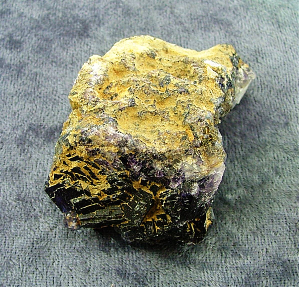 BLUE JOHN CRYSTAL SPECIMEN. SP7107