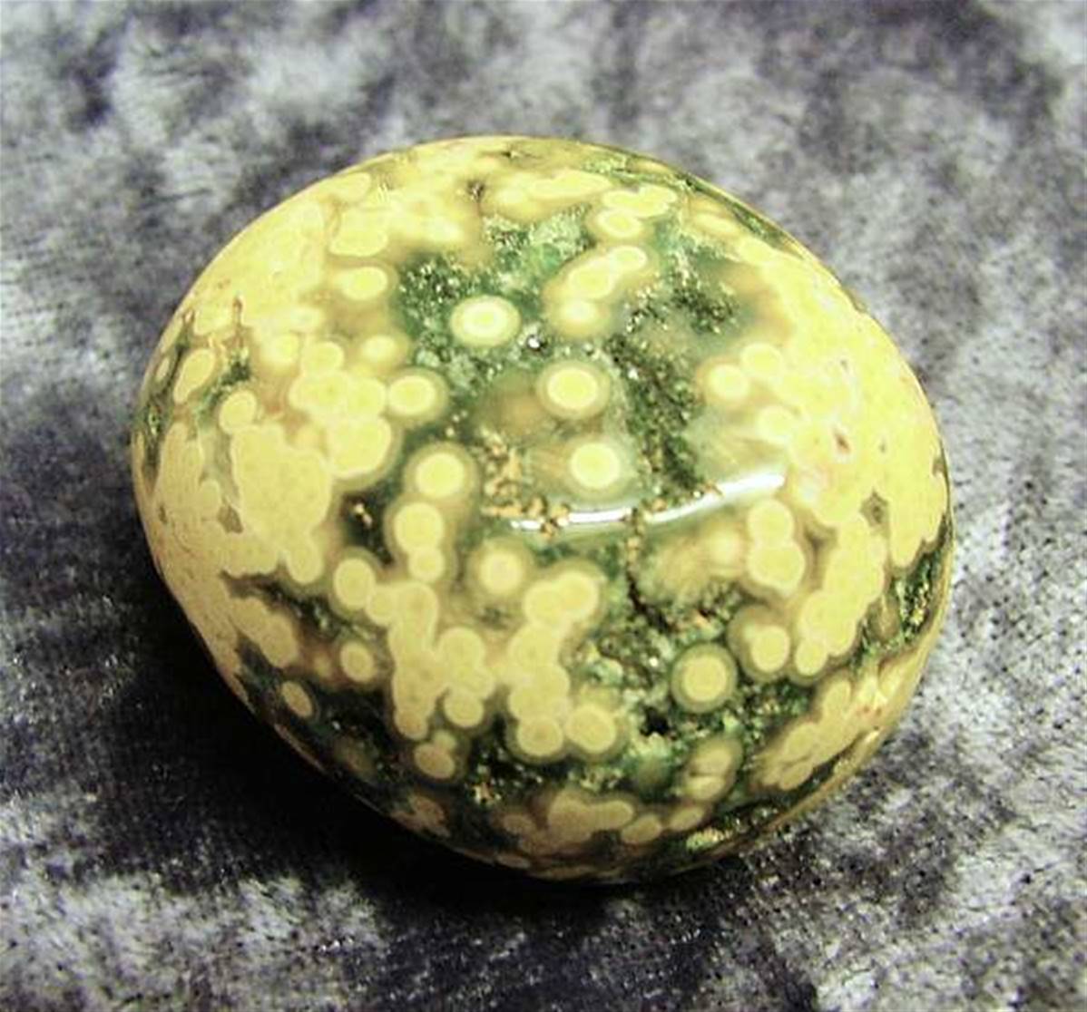 ORBICULAR JASPER POLISHED PEBBLE SPECIMEN (MADAGASCAR). SP4090POL