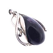 This one off pendant showcases a polished teardrop cabochon in Amethyst with a smooth dome finish.   SP9227PEND