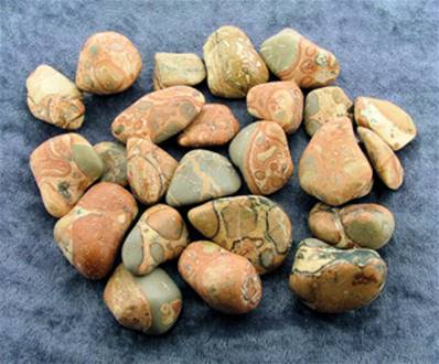 BIRDSEYE JASPER POLISHED PEBBLES (500g BAG). SPR7926WH