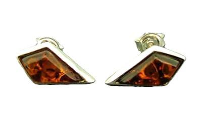 AMBER 'KITE' SHAPE STUD EARRINGS WITH 925 SILVER SETTING. BN960590021