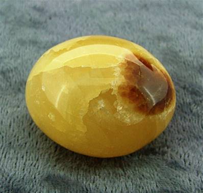 MADAGASCAN SEPTARIAN 'HAND POLISHED' PEBBLE SPECIMEN.   SP5148POL