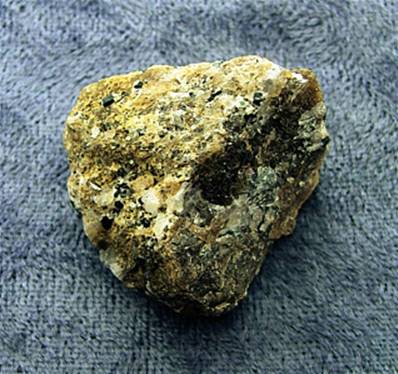 MONTICELLITE ROUGH CRYSTAL SPECIMEN. SP8283