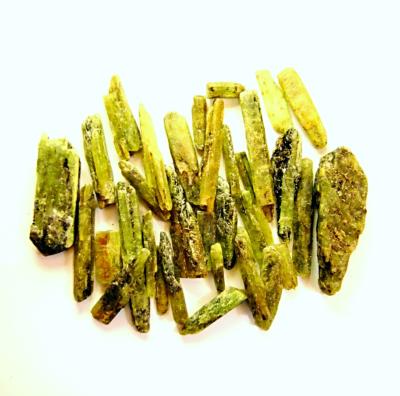 GREEN KYANITE BLADE CRYSTAL SPECIMENS, 250g BAG.      SPR13788WH