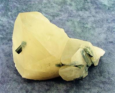 BLACK TOURMALINE IN SMOKEY QUARTZ SPECIMEN. SP7238