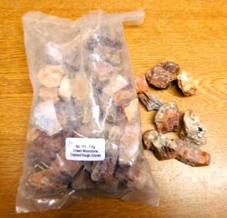 CREAM MOONSTONE COBBED ROCK (1Kg BAG).   SPR9381WHA