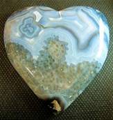 LARGE AGATE HEART BLUE / GREY IN COLOUR.   SP1981SHLF