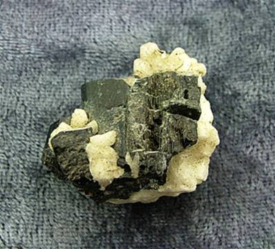 BLACK TOURMALINE CRYSTALS IN FELDSPAR & MICA MATRIX. SP6263