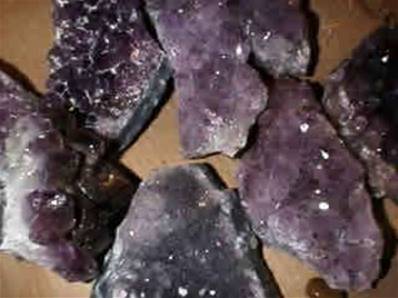 AMETHYST CLUSTER MIXED SIZES MID GRADE (10KG OF).  AMETH01W10KG 