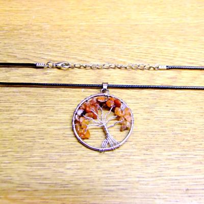 TREE OF LIFE NECKLACE WITH CARNELIAN CRYSTALS (SILVER PLATED).   SPR14313N