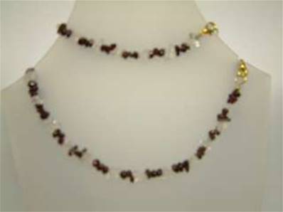CRYSTAL QUARTZ GARNET GEM CHIP 18" NECKLACE & 7" BRACELET TWO PIECE SET. SET = 34g. SPR857