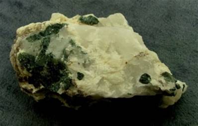 BLUE TOURMALINE CRYSTALS IN MICACEOUS QUARTZ MATRIX. SP8445SHLF