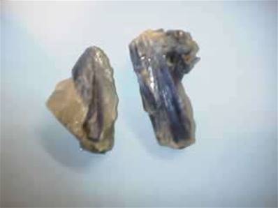 BLUE KYANITE IN QUARTZ BLADES 'B' GRADE (1Kg BAG). 8