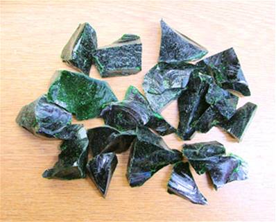 GREEN GOLDSTONE ROUGH CHIPS. SPR7603
