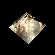 PYRAMID IN QUARTZ.   SP13723POL