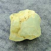 AQUAMARINE ROUGH CRYSTAL SPECIMEN. SP7700