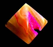 AGATE GEODE PYRAMID (PINK DYED). SP9769POL