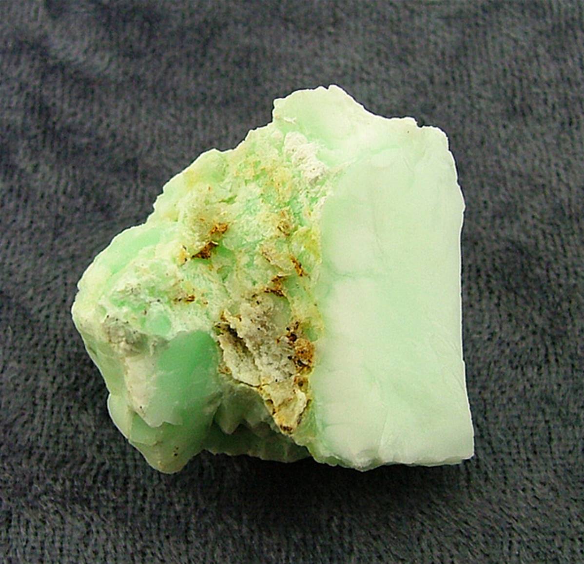 MACEDONIAN GREEN OPAL CRYSTAL SPECIMEN. SP7360