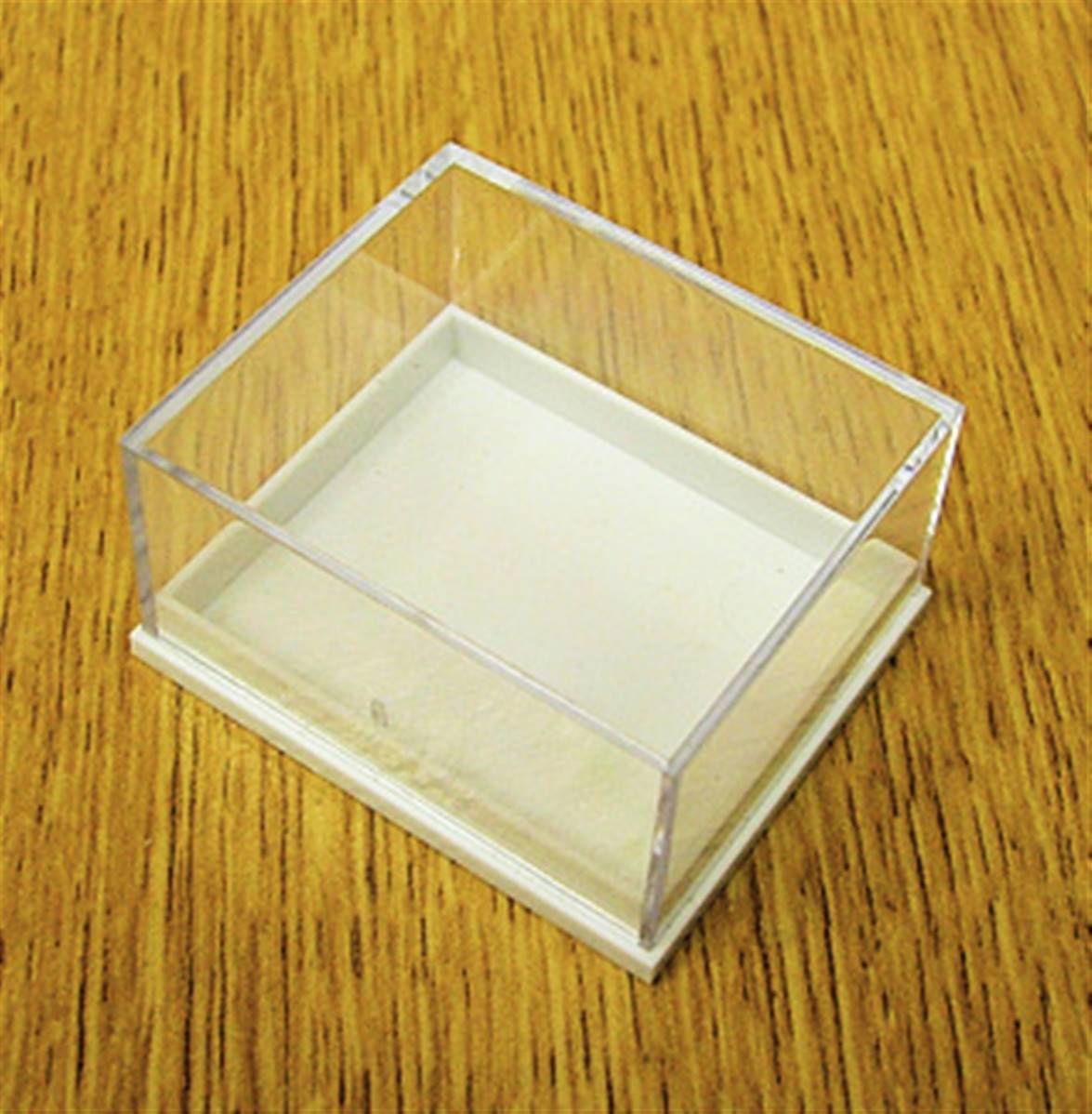 10 X PLASTIC DISPLAY BOX WHITE BASE WITH CLEAR TOP (E1 SIZE). E1/41/35/21
