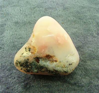 PERUVIAN ROSE OPAL POLISHED PEBBLE. SP7778POL