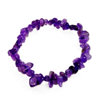Elasticated Amethyst Crystal Chip Bracelet.   SPR16576BR