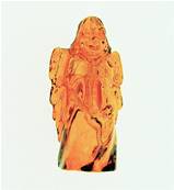 ANGEL CARVING IN BALTIC AMBER. SP5084