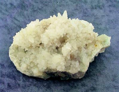 CALCITE CLUSTER FORMATIONS ON MATRIX. SP7646
